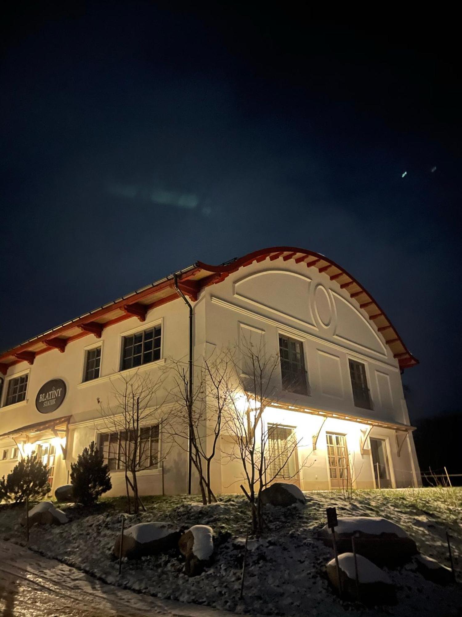 Statek Blatiny Hotel Snezne  Luaran gambar